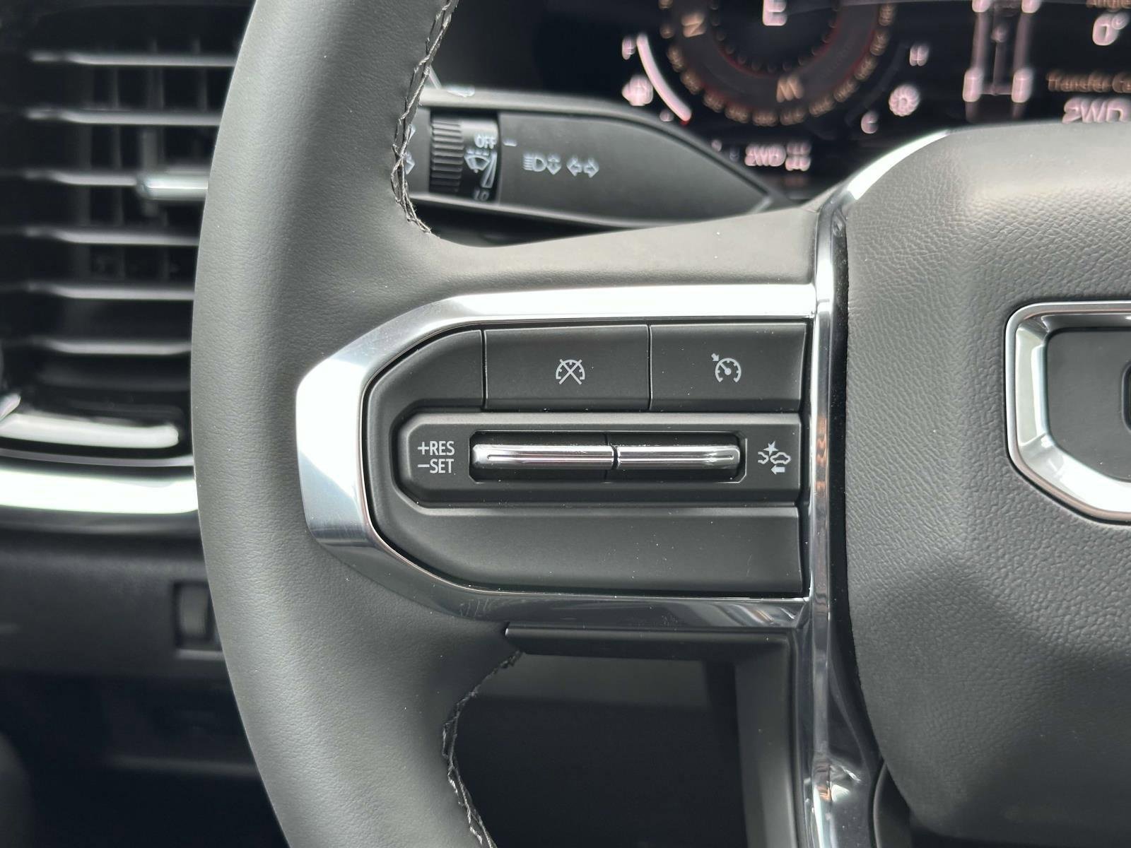 New 2025 GMC Canyon Elevation w/ Convenience Package image 8