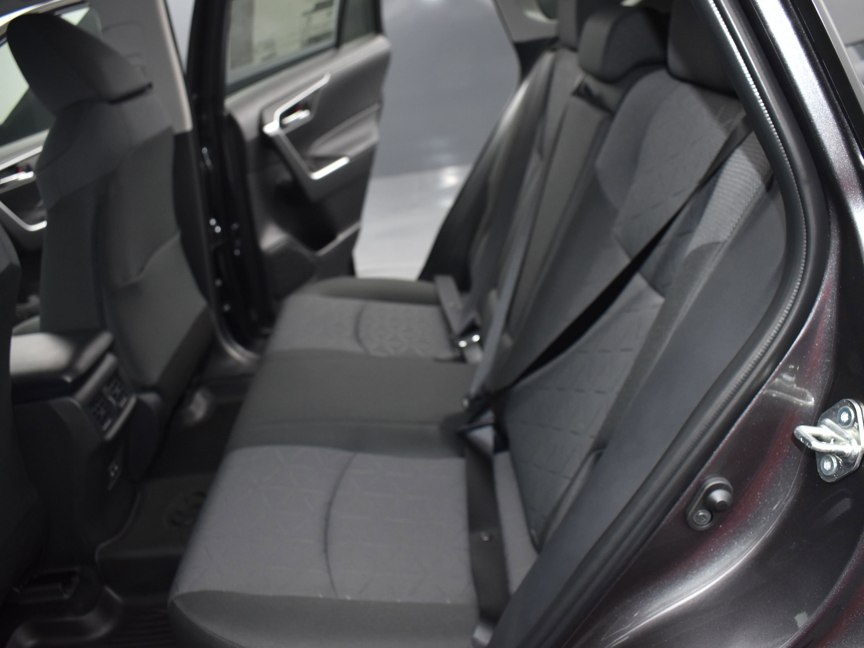 Used 2025 Toyota RAV4 XLE w/ Convenience Package image 24