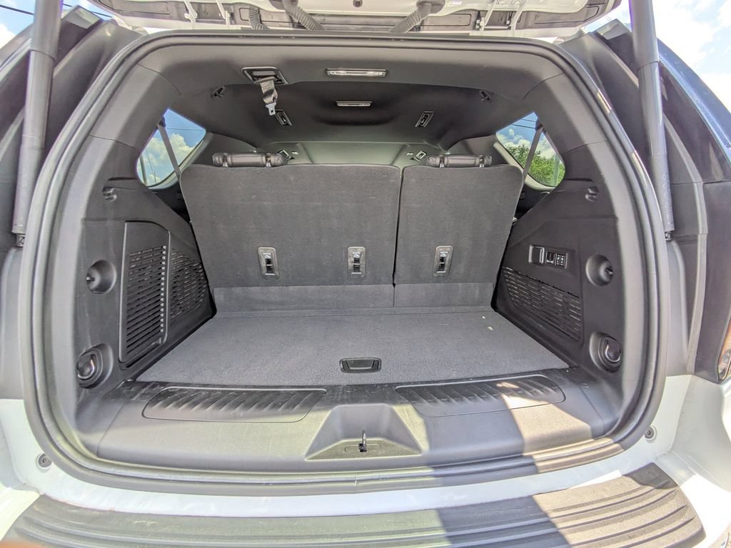 Used 2023 Chevrolet Tahoe LT w/ Luxury Package RWD image 13
