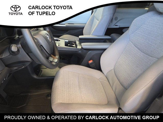 Used 2026 Toyota Sienna LE FWD image 15