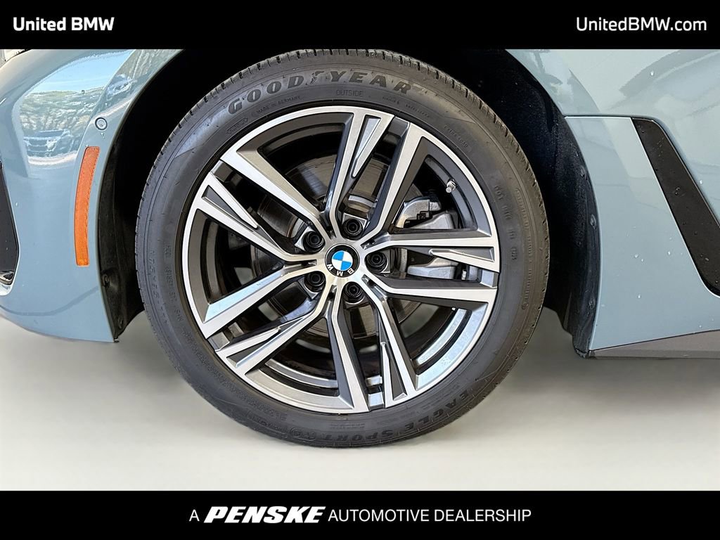 Used 2025 BMW 430i w/ Premium Package image 2