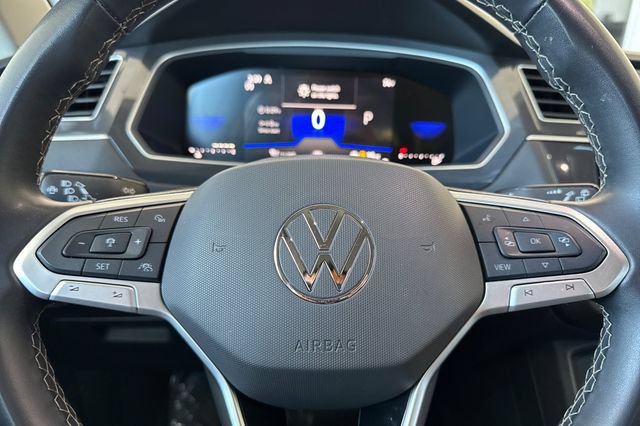 Used 2024 Volkswagen Tiguan SE AWD/4WD image 36
