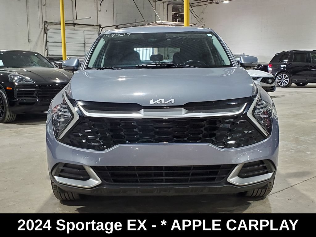 Used 2024 Kia Sportage EX FWD image 2