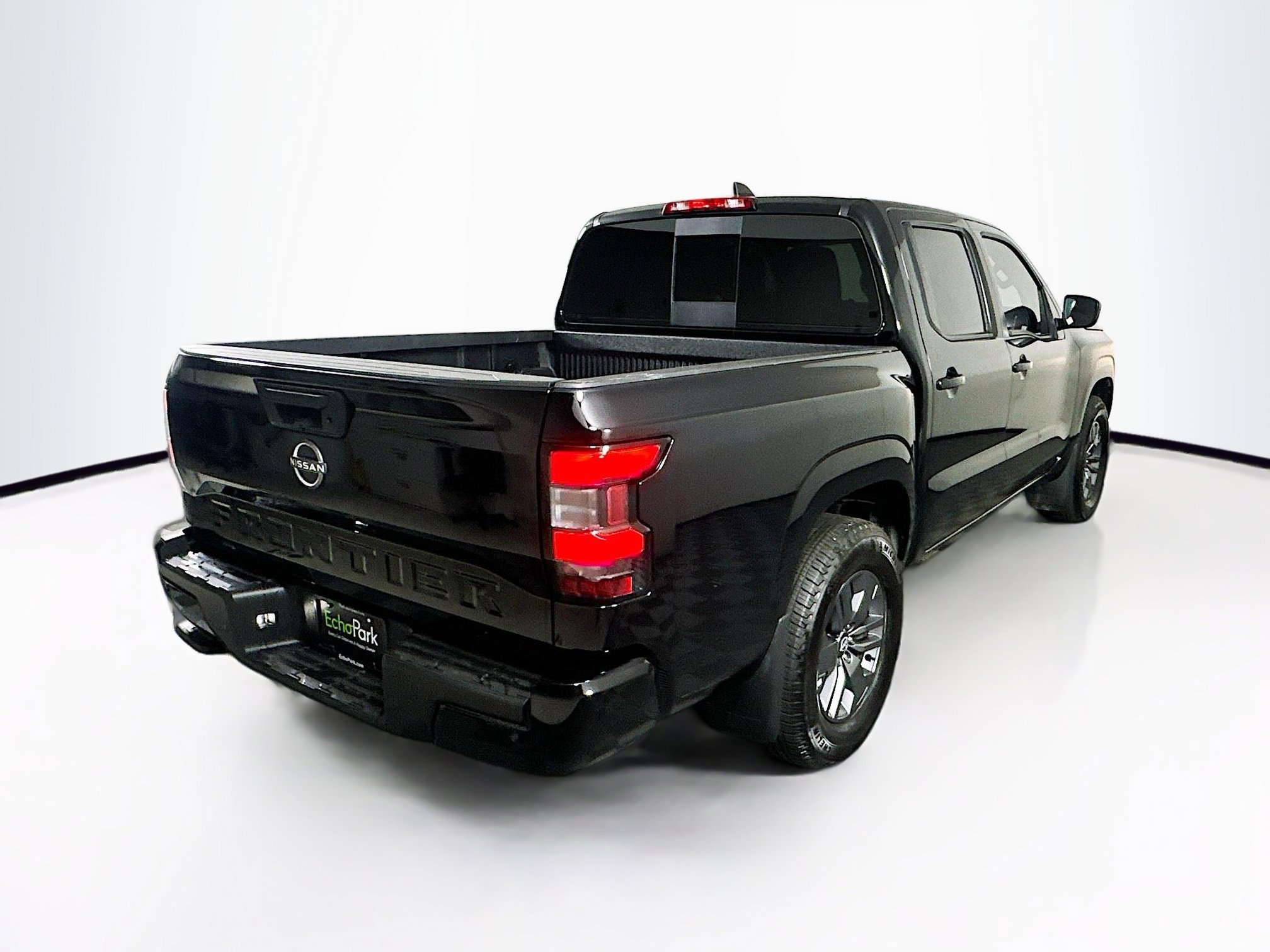 Used 2025 Nissan Frontier SV image 9