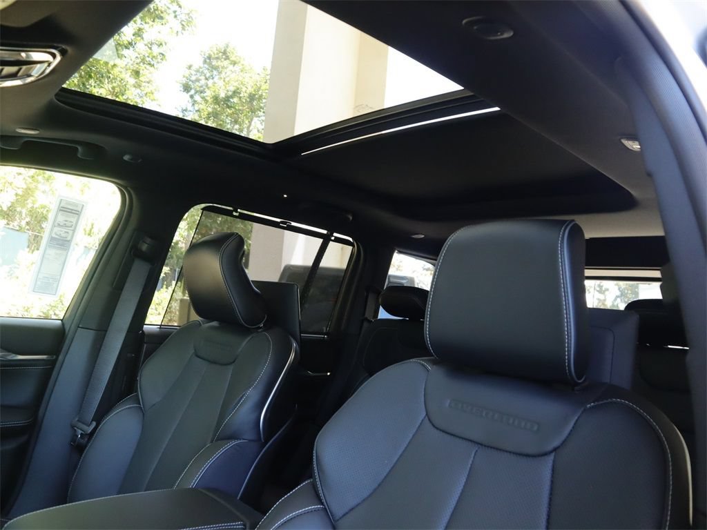 Used 2023 Jeep Grand Cherokee Overland w/ Luxury Tech Group IV RWD image 22
