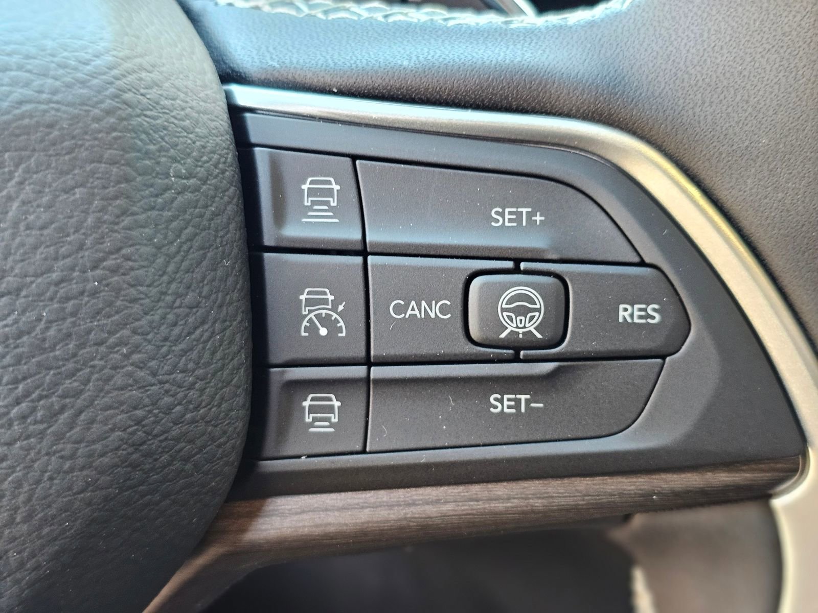 New 2026 Jeep Grand Cherokee L 2WD image 14