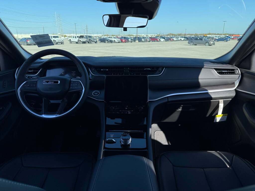 New 2025 Jeep Grand Cherokee L Limited w/ Black Appearance Package image 25