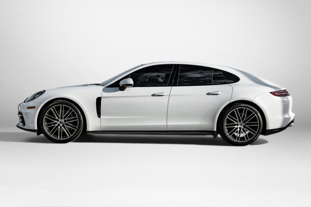 Used 2018 Porsche Panamera 4 image 9