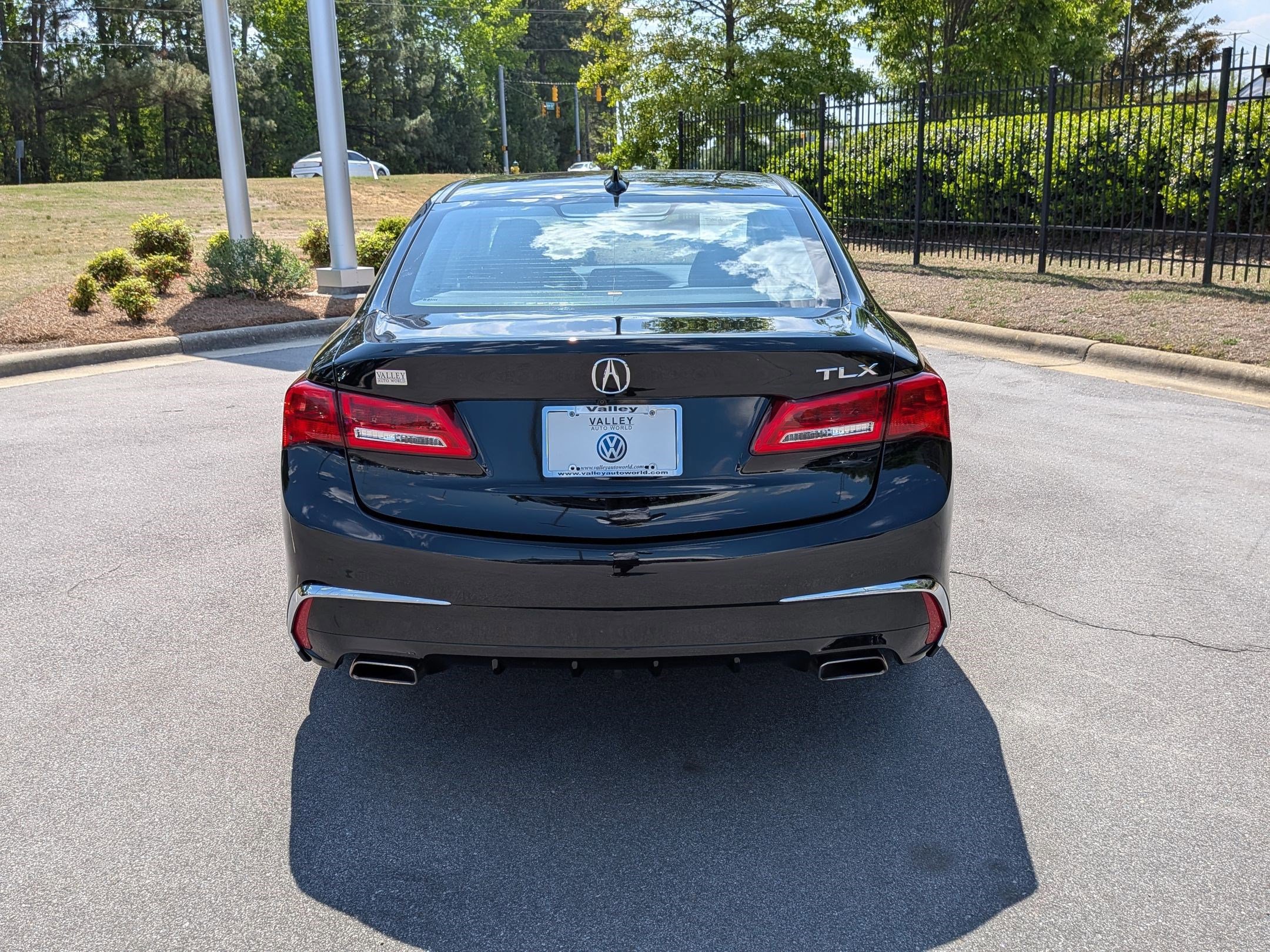 Used 2018 Acura TLX V6 w/ Technology Package image 4
