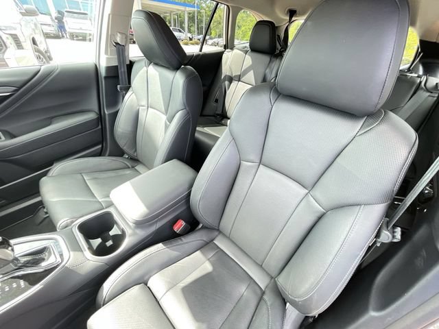 Used 2025 Subaru Outback Touring AWD/4WD image 11