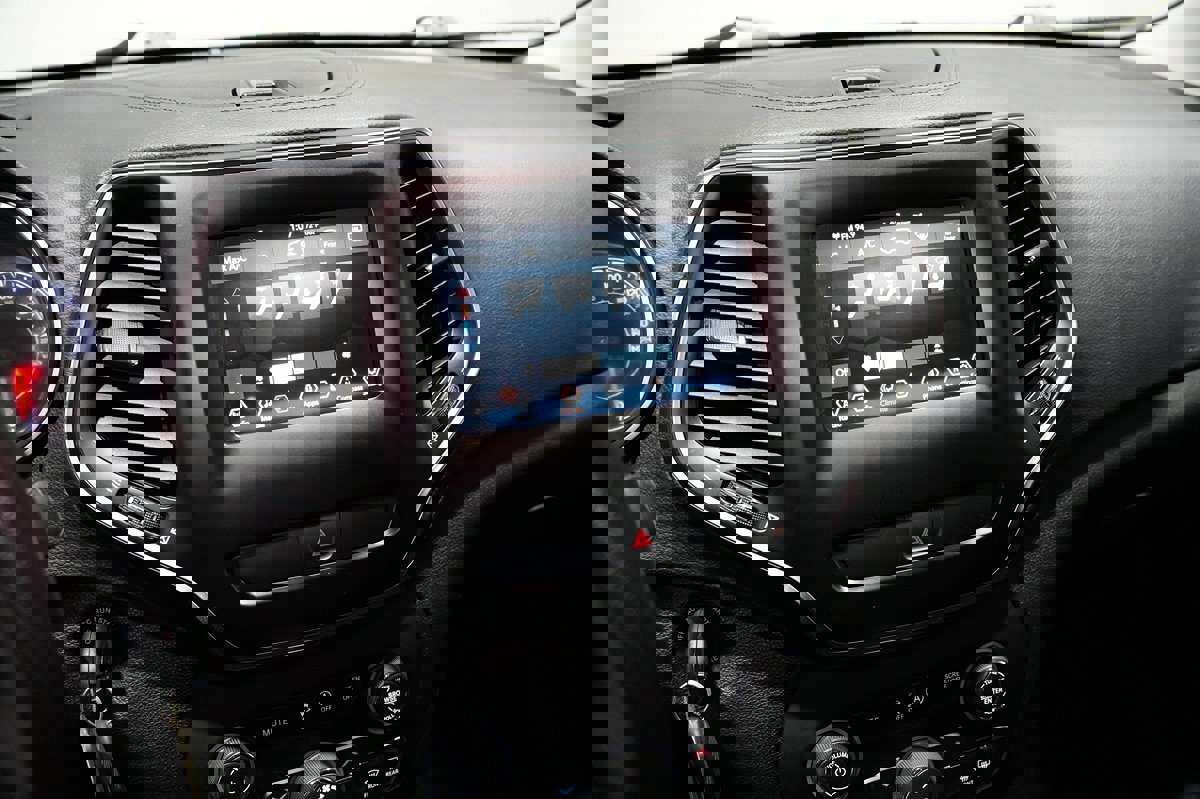 Used 2020 Jeep Cherokee Latitude image 15