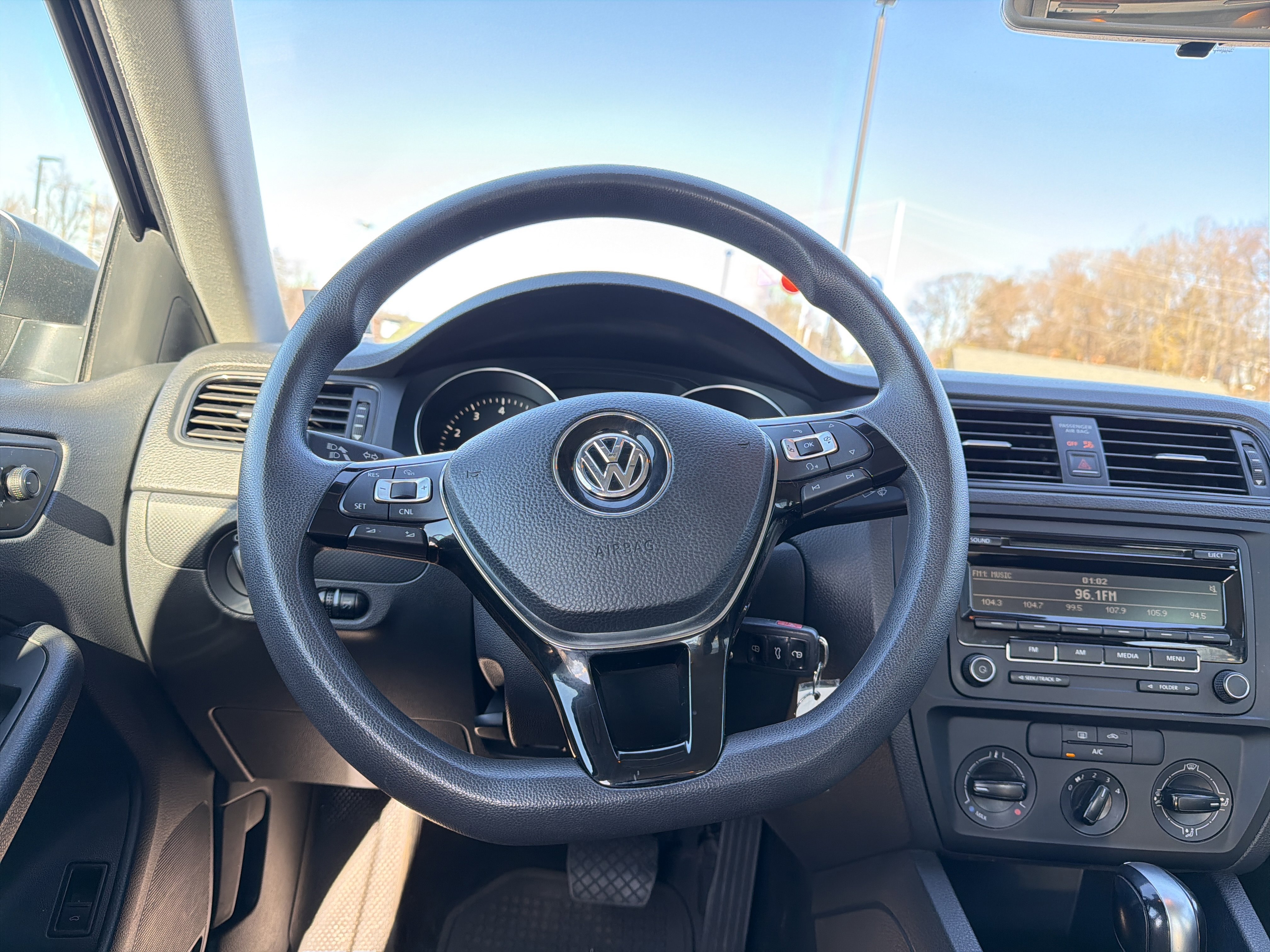 Used 2015 Volkswagen Jetta S image 14