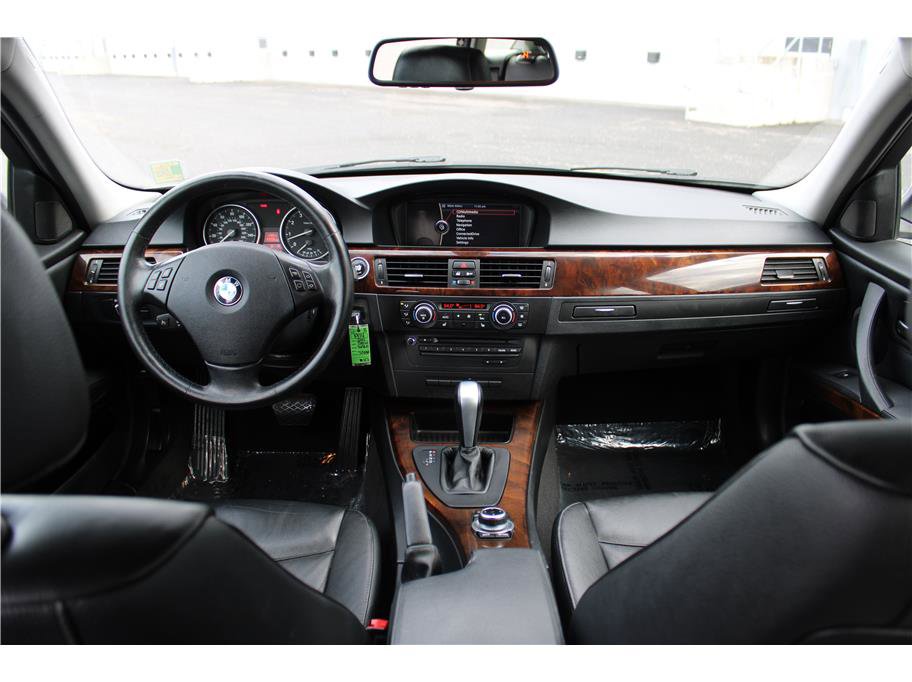 Used 2011 BMW 328i xDrive Wagon image 10