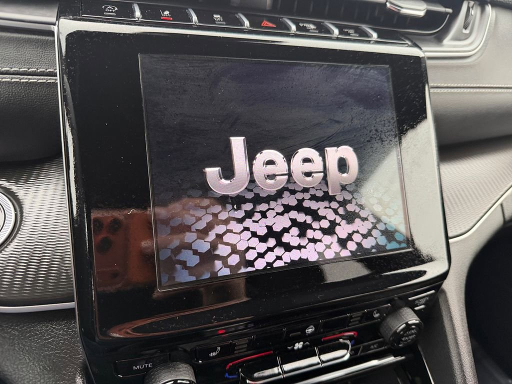 Used 2023 Jeep Grand Cherokee L Laredo image 19