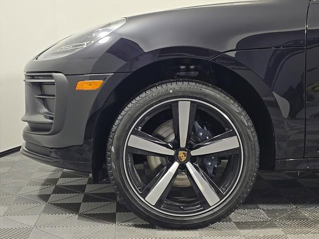 Certified 2026 Porsche Macan AWD/4WD image 11