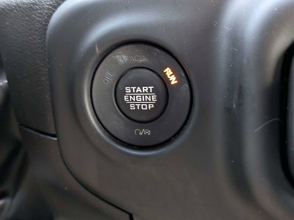 Used 2023 Jeep Wrangler Willys AWD/4WD image 29