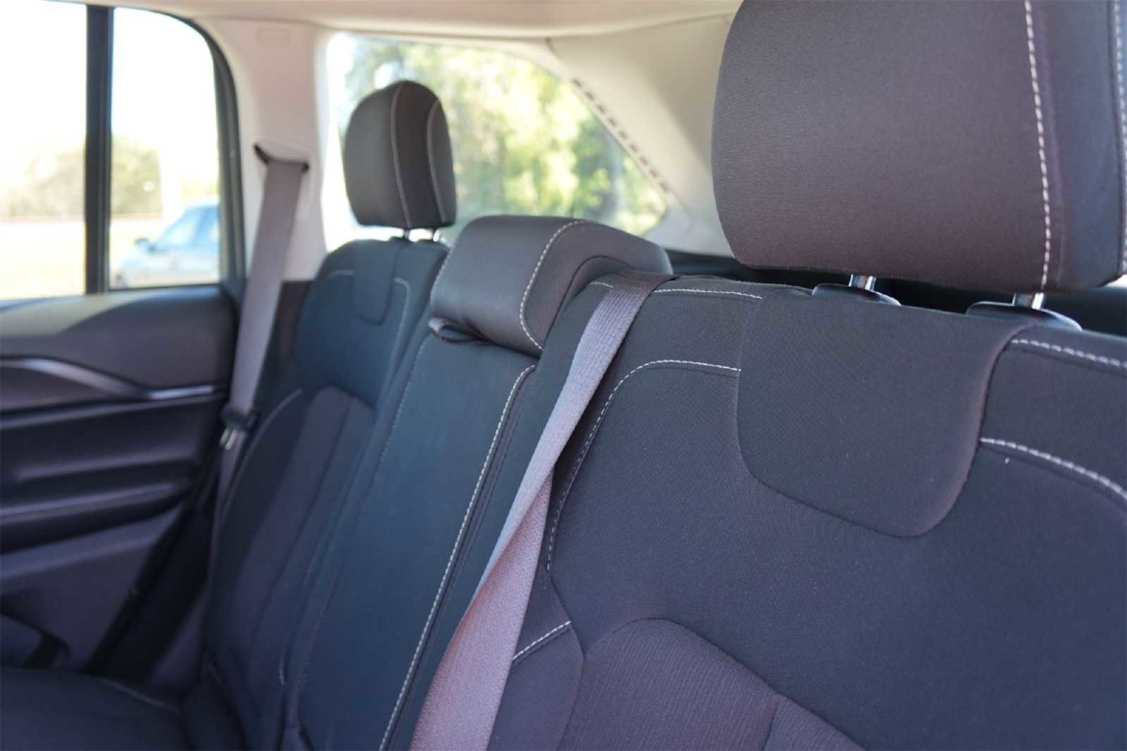 Used 2023 Jeep Grand Cherokee Laredo image 13