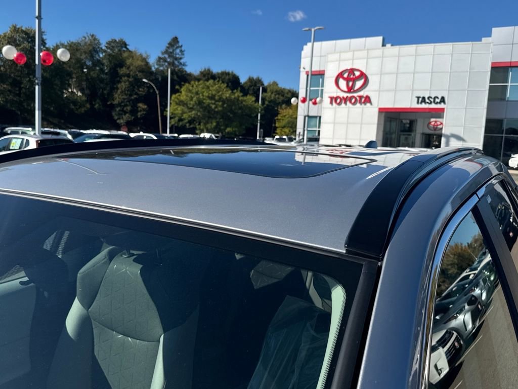 New 2025 Toyota RAV4 XLE image 15