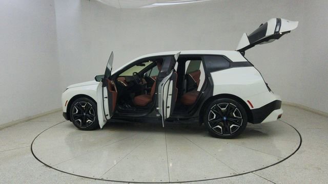 Used 2024 BMW iX xDrive50 w/ Premium Package AWD/4WD image 66