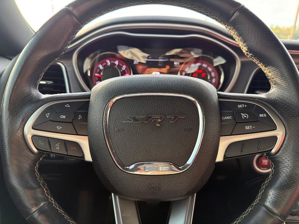 Used 2015 Dodge Challenger SRT Hellcat RWD image 14