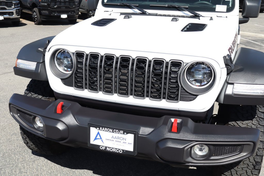 Certified 2025 Jeep Wrangler Unlimited Rubicon AWD/4WD image 9