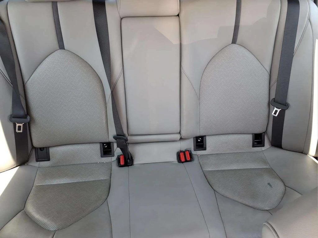 Used 2022 Toyota Camry XLE FWD image 17