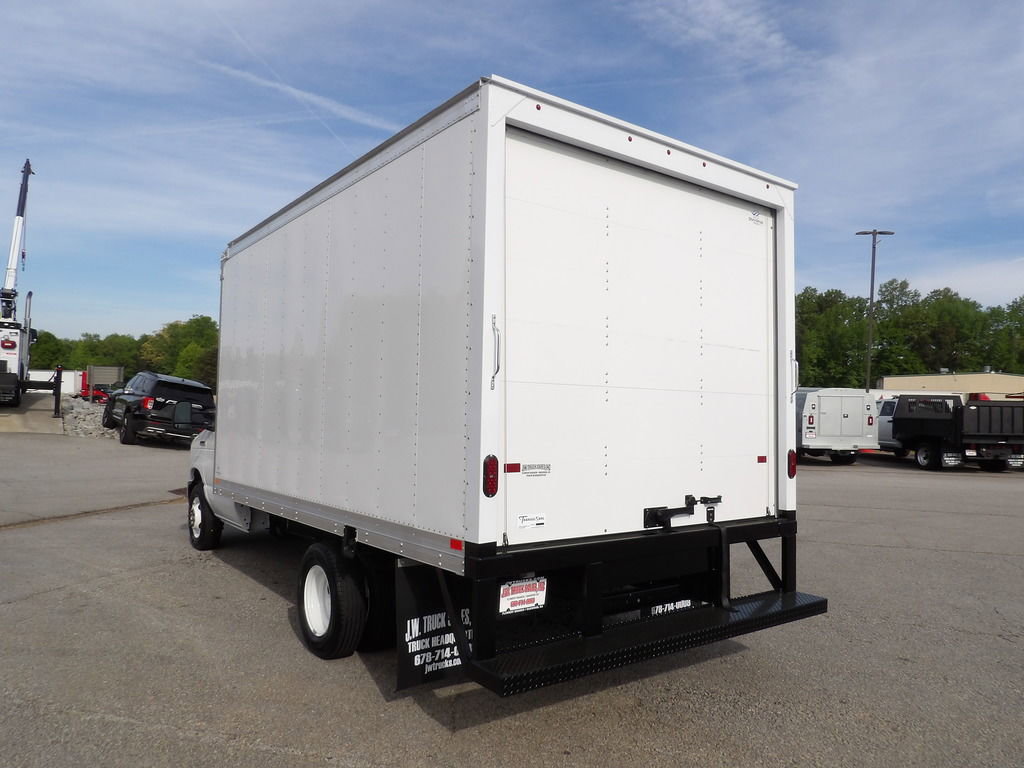 Used 2024 Ford E-350 and Econoline 350 Super Duty w/ Driver's Safety Package RWD image 5