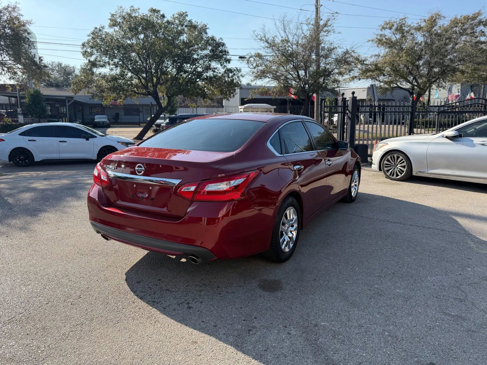 Used 2017 Nissan Altima 2.5 S w/ Power Driver Seat Package image 4
