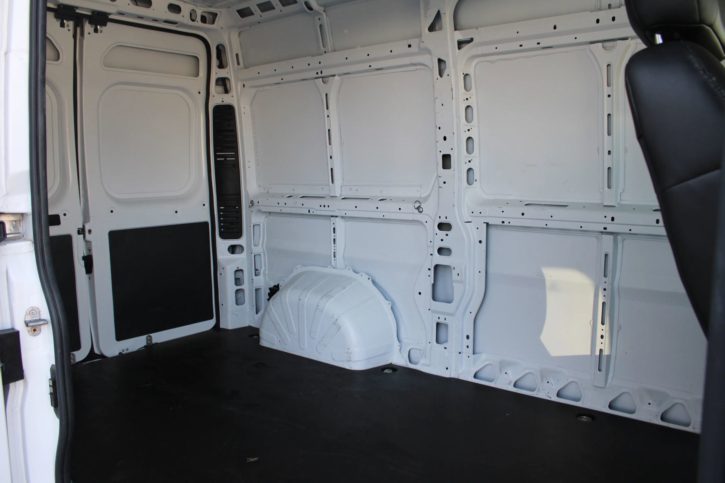 Used 2023 RAM ProMaster 1500 w/ Lane Management Group image 33