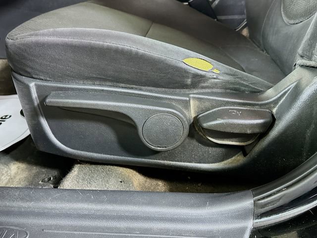 Used 2012 Kia Forte EX image 18