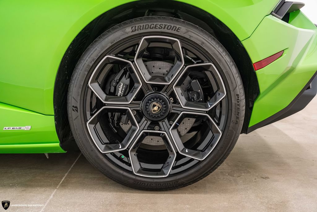 Used 2024 Lamborghini Huracan Tecnica RWD image 7