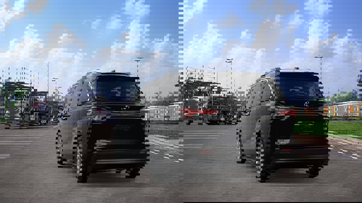 New 2026 Toyota Sienna XLE image 7