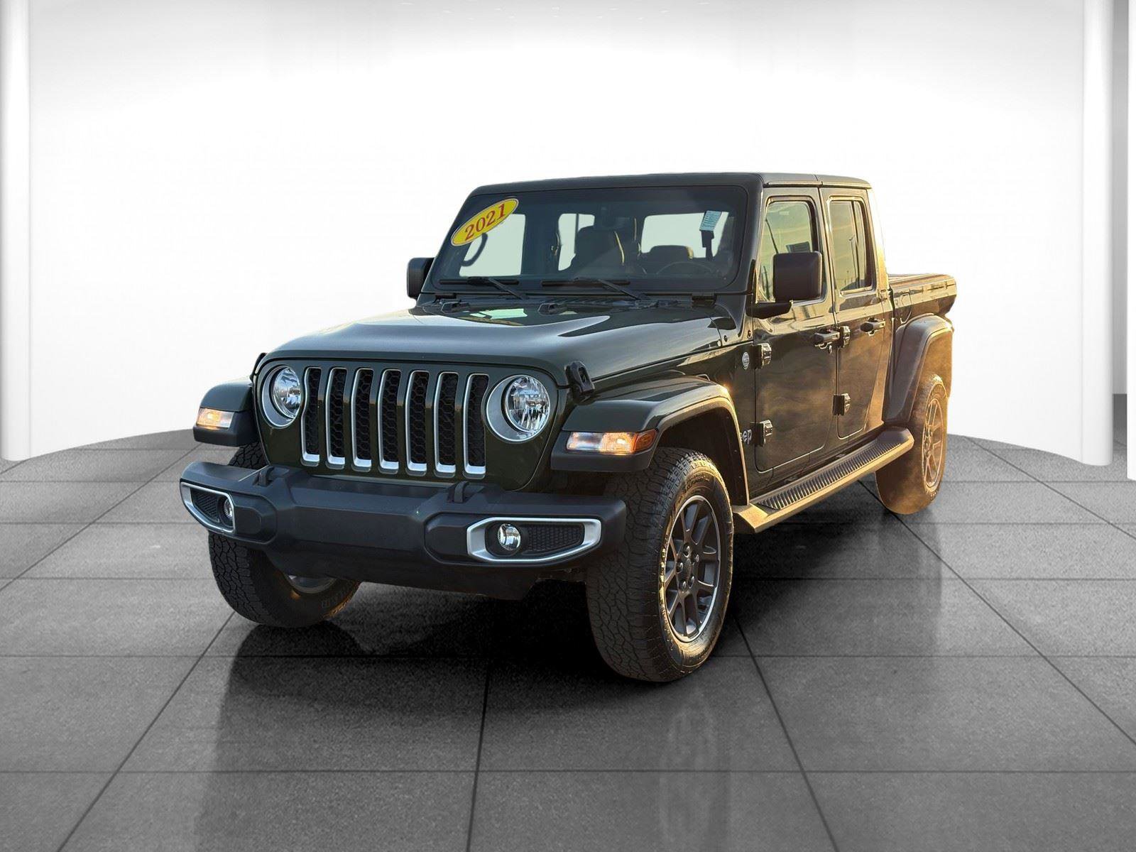 Used 2021 Jeep Gladiator Overland w/ Popular Equipment Package image 3