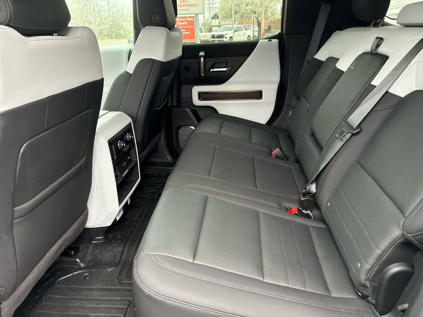 Used 2024 GMC Hummer EV 2X w/ Extreme Off-Road Package image 16