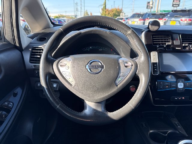Used 2014 Nissan Leaf SL w/ Premium Package FWD image 18