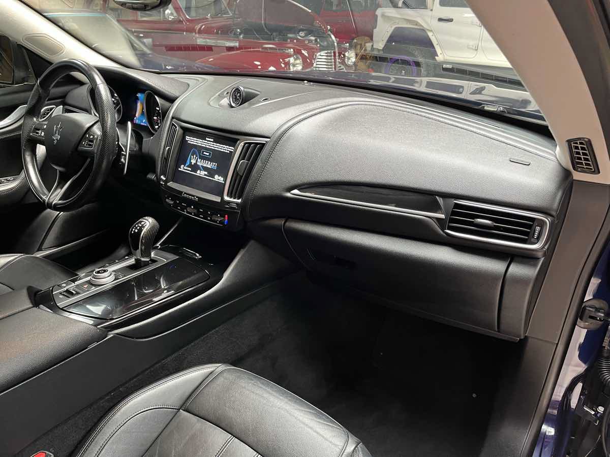 Used 2017 Maserati Levante w/ Sport Package AWD/4WD image 11