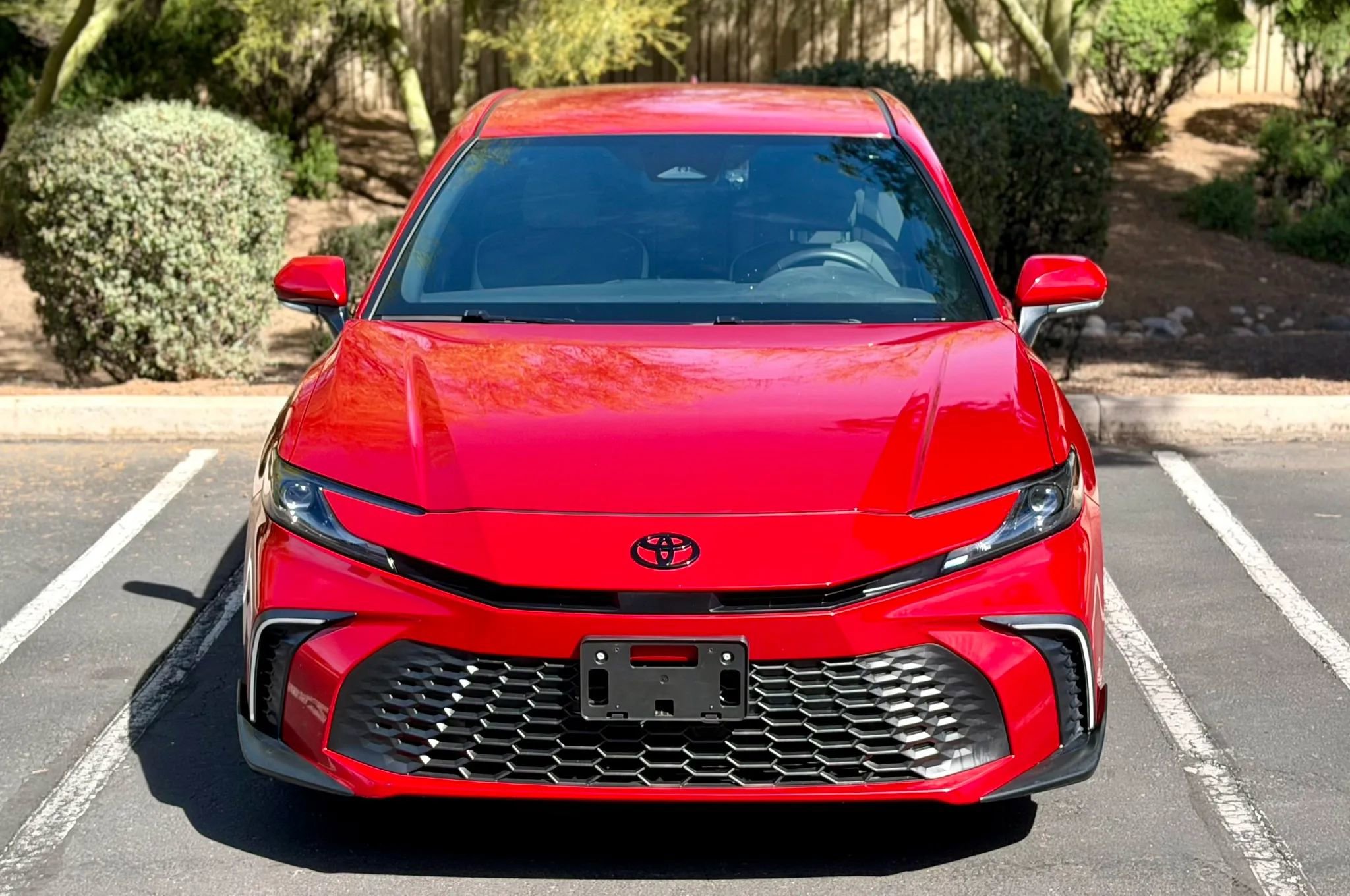 Used 2025 Toyota Camry SE w/ Convenience Package image 2