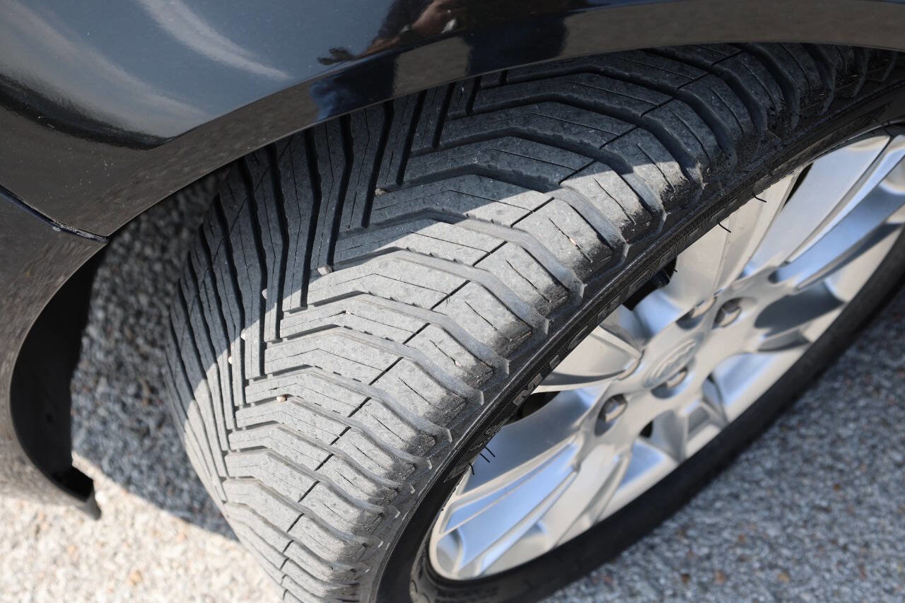 Used 2013 Buick Regal Leather FWD image 24