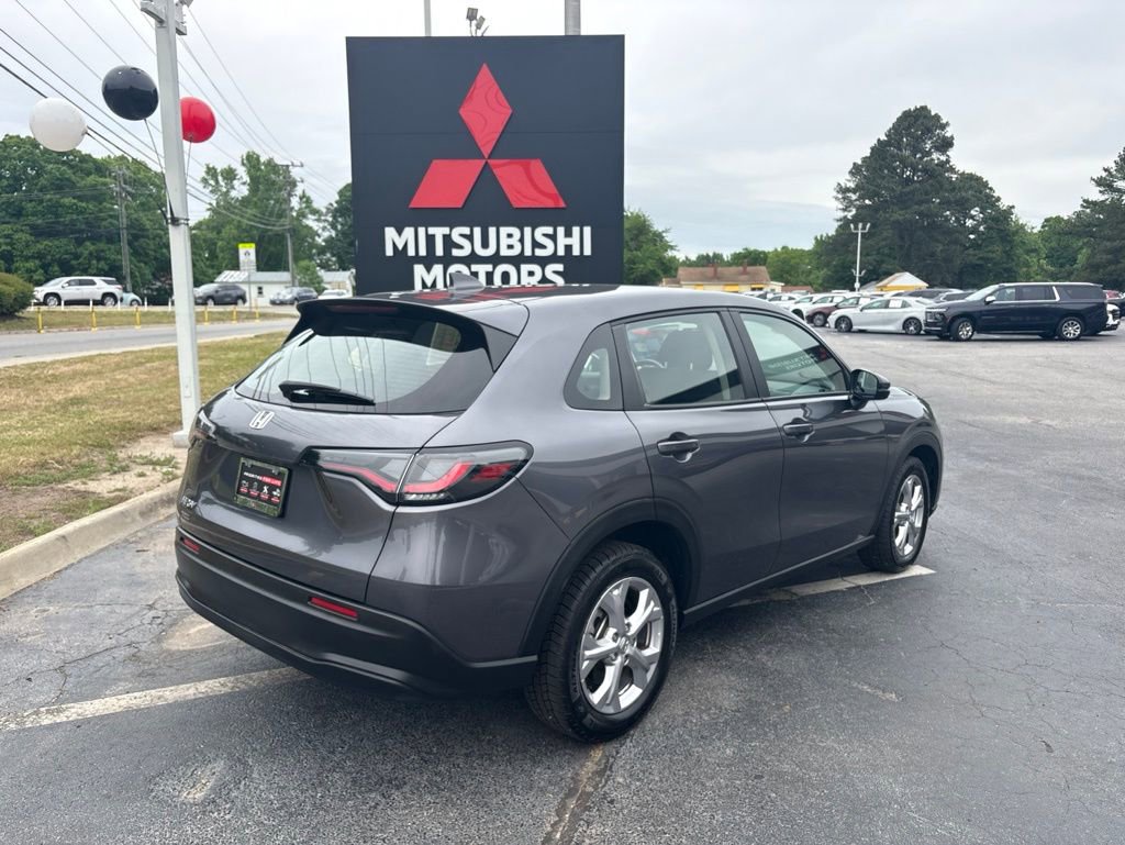 Used 2023 Honda HR-V LX image 3