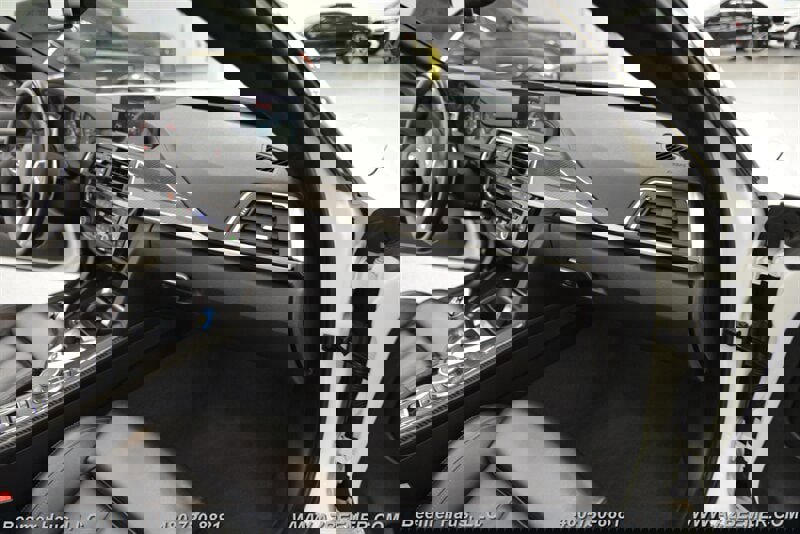 Used 2018 BMW M4 Convertible image 19