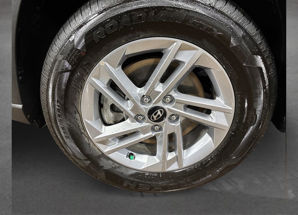 Certified 2025 Hyundai Tucson SE image 12