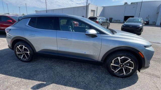 New 2026 Chevrolet Equinox EV LT FWD image 3