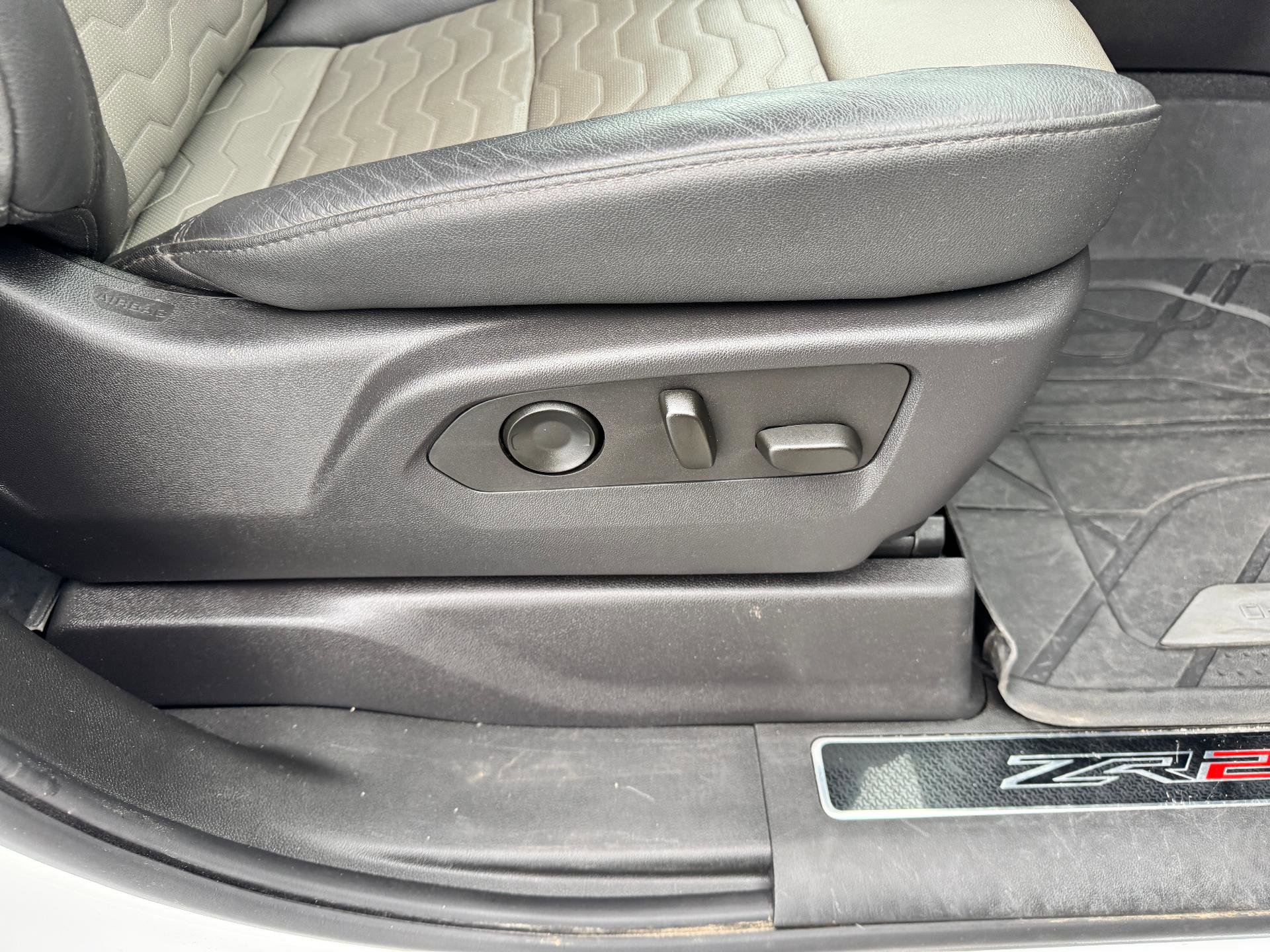 Used 2024 Chevrolet Silverado 1500 ZR2 w/ Technology Package image 18