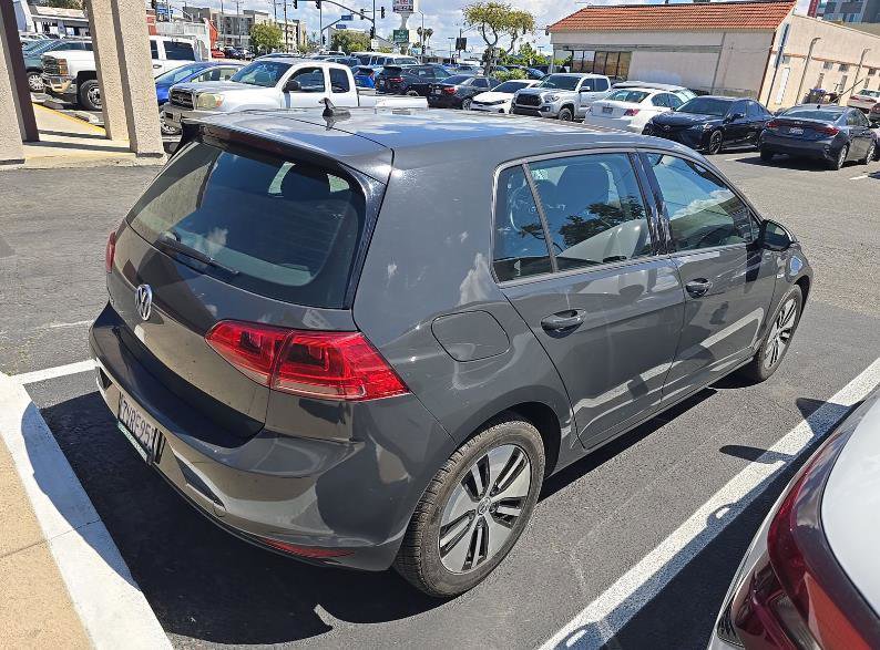 Used 2016 Volkswagen e-Golf SE FWD image 5