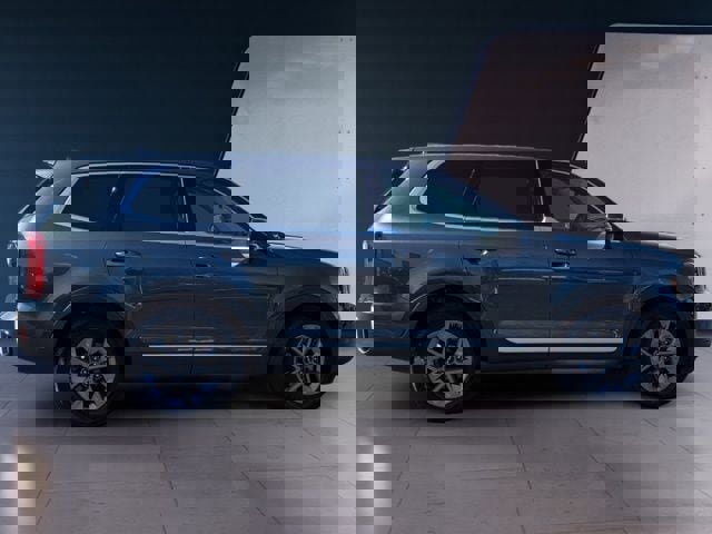 Used 2024 Kia Telluride LX AWD/4WD image 6