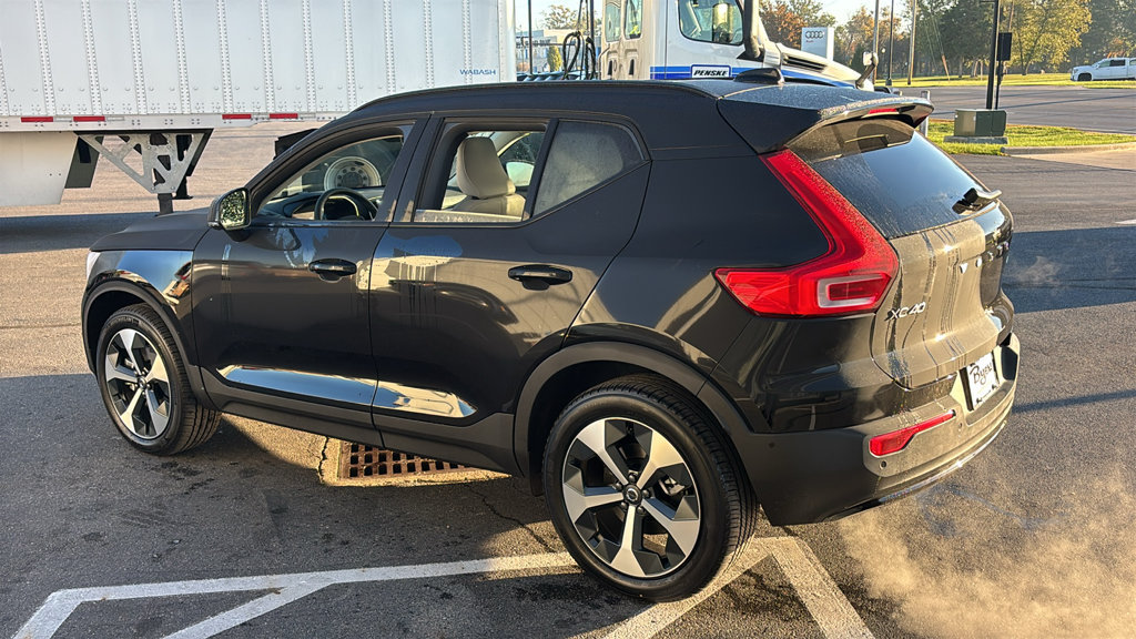 New 2026 Volvo XC40 B5 Plus w/ Protection Package Premier AWD/4WD image 4