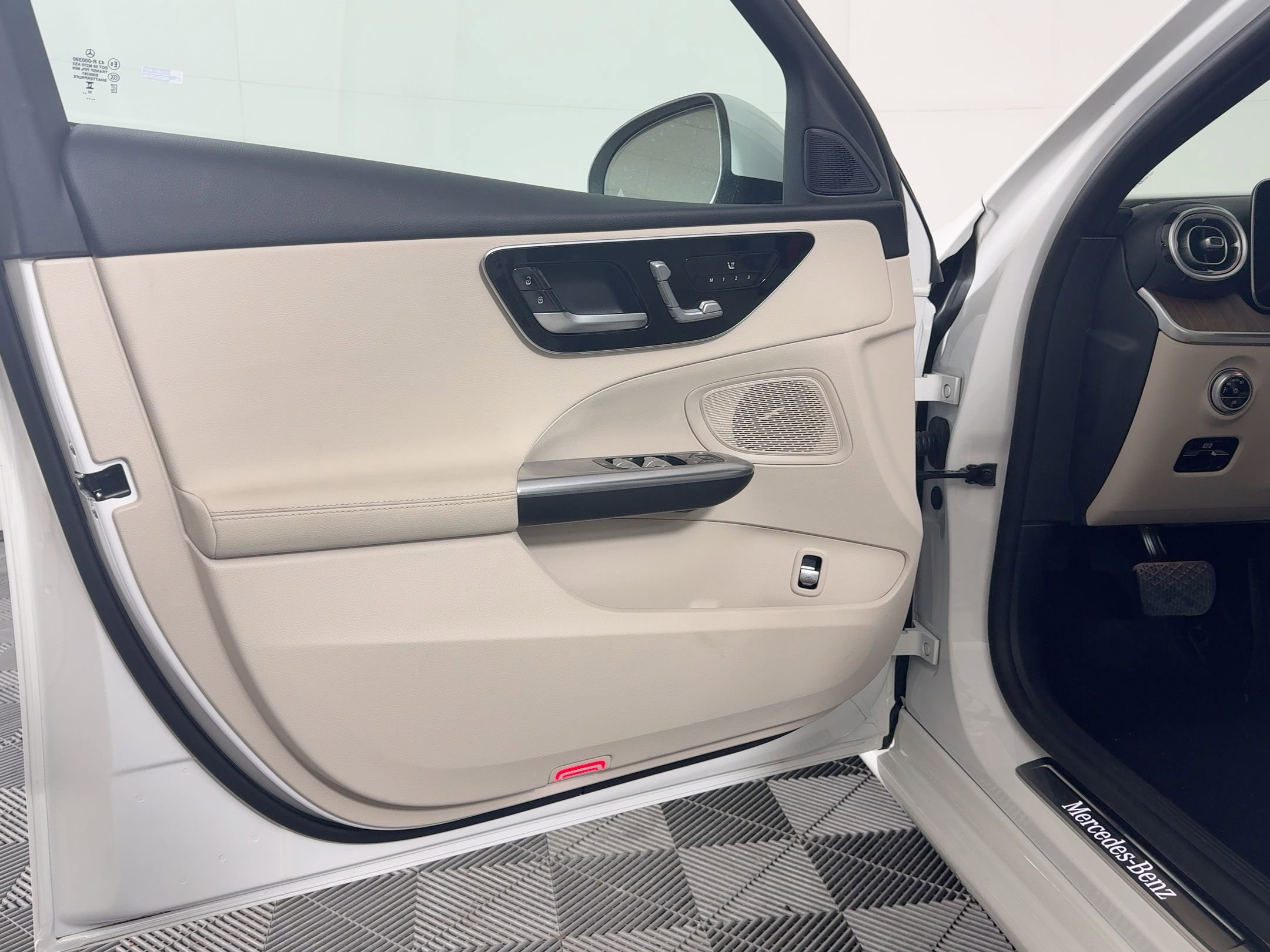 Used 2023 Mercedes-Benz C 300 C 300 image 17