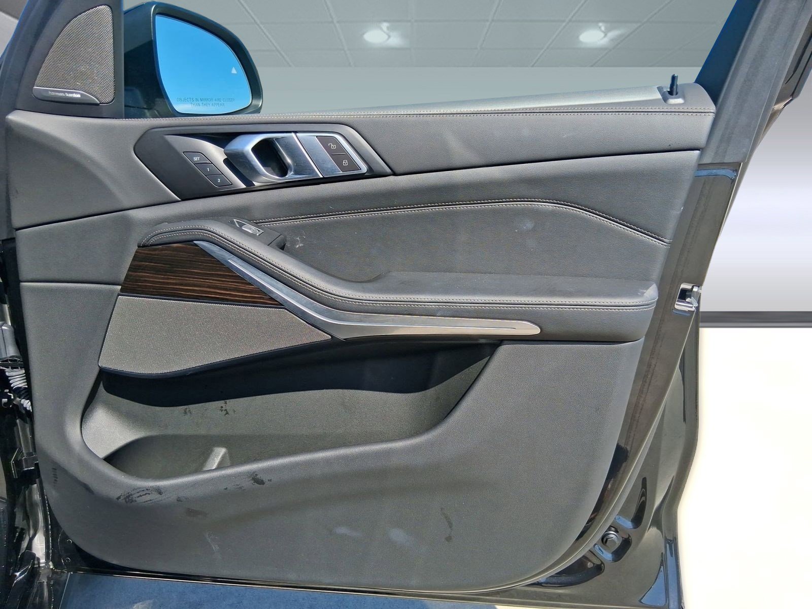 Certified 2024 BMW X7 xDrive40i w/ Premium Package image 21