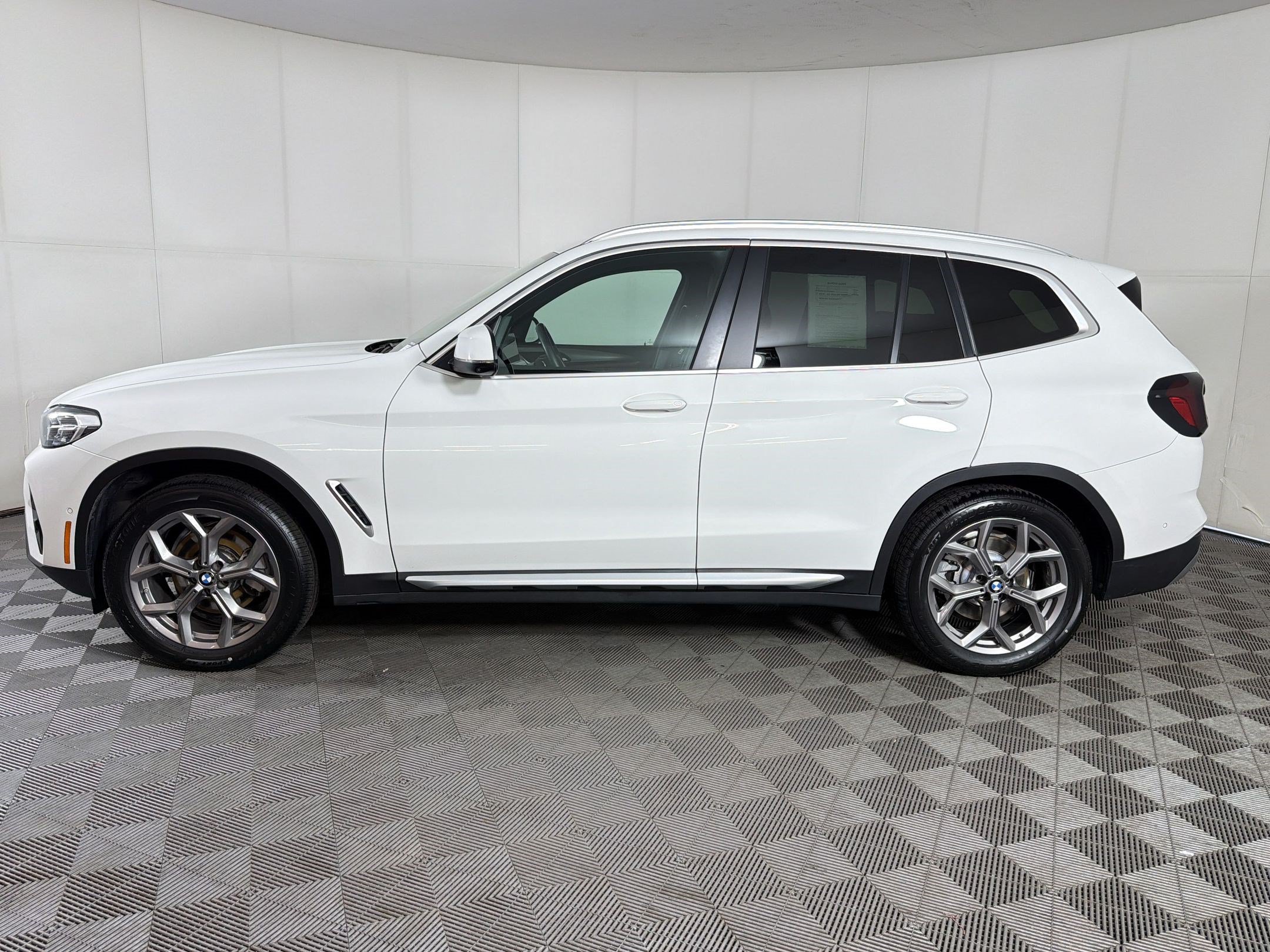 Certified 2023 BMW X3 xDrive30i w/ Premium Package AWD/4WD image 2