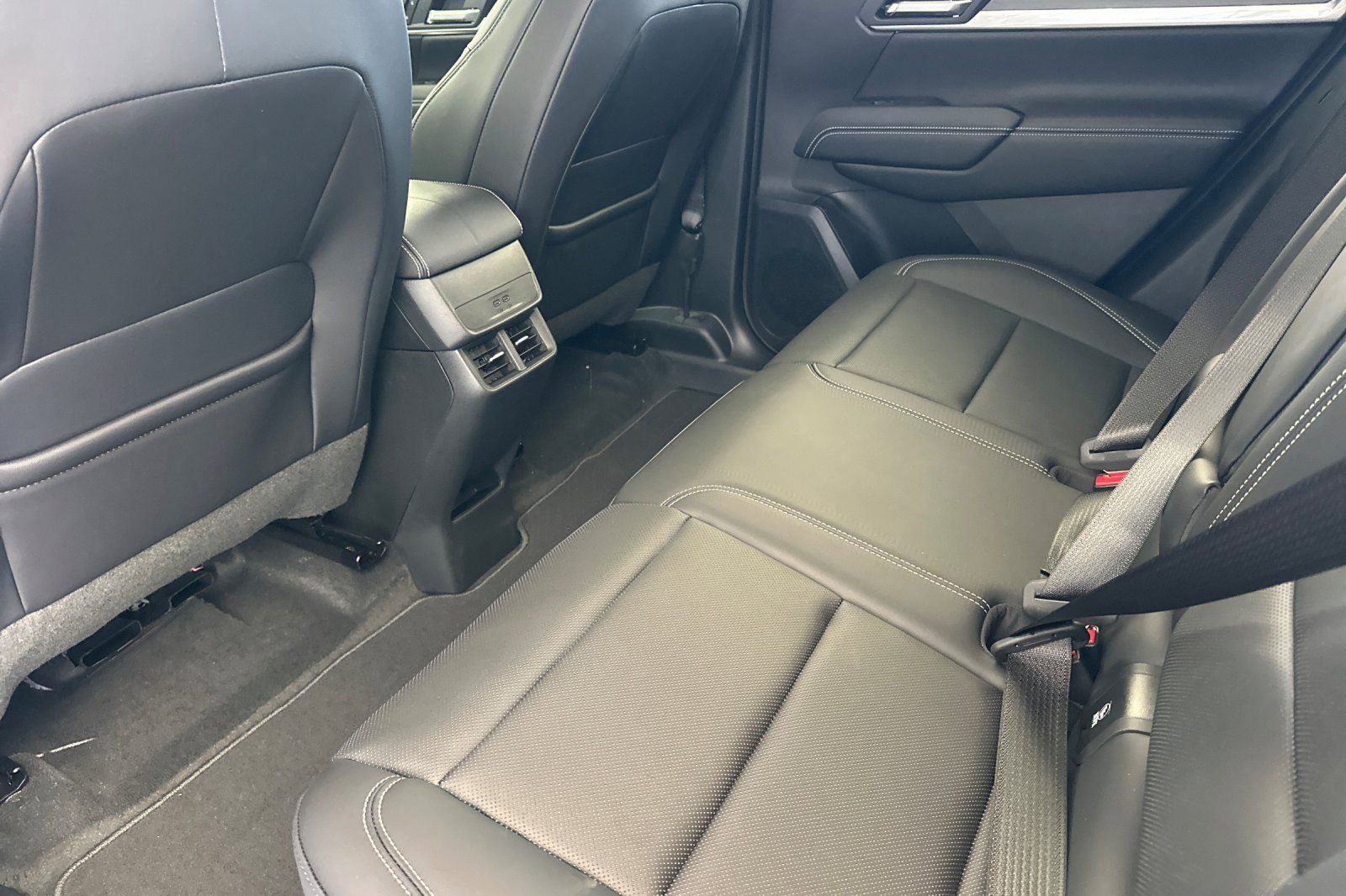 New 2026 GMC Terrain Elevation w/ Elevation Premium Package image 13